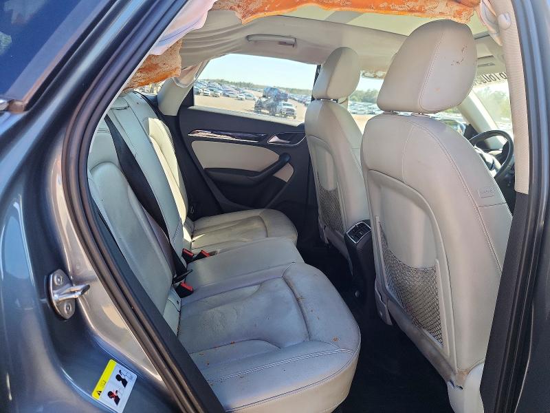 46160096 :رقم المزاد ، WA1EFCFS1FR014020 vin ، 2015 Audi Q3 مزاد بيع