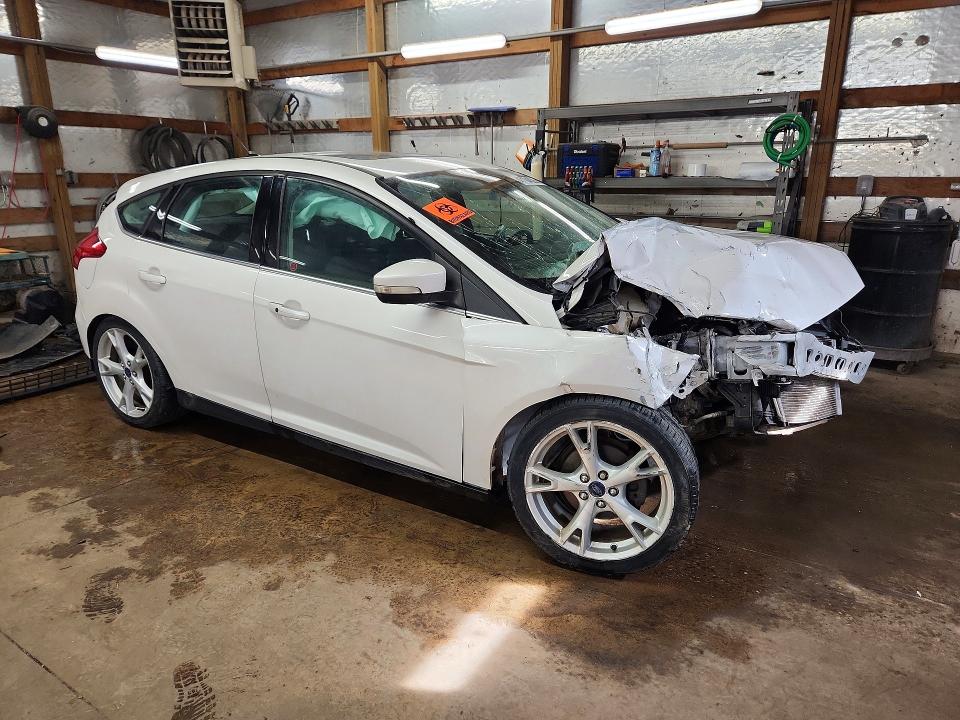 47104026 :رقم المزاد ، 1FADP3N27FL303508 vin ، 2015 Ford Focus مزاد بيع