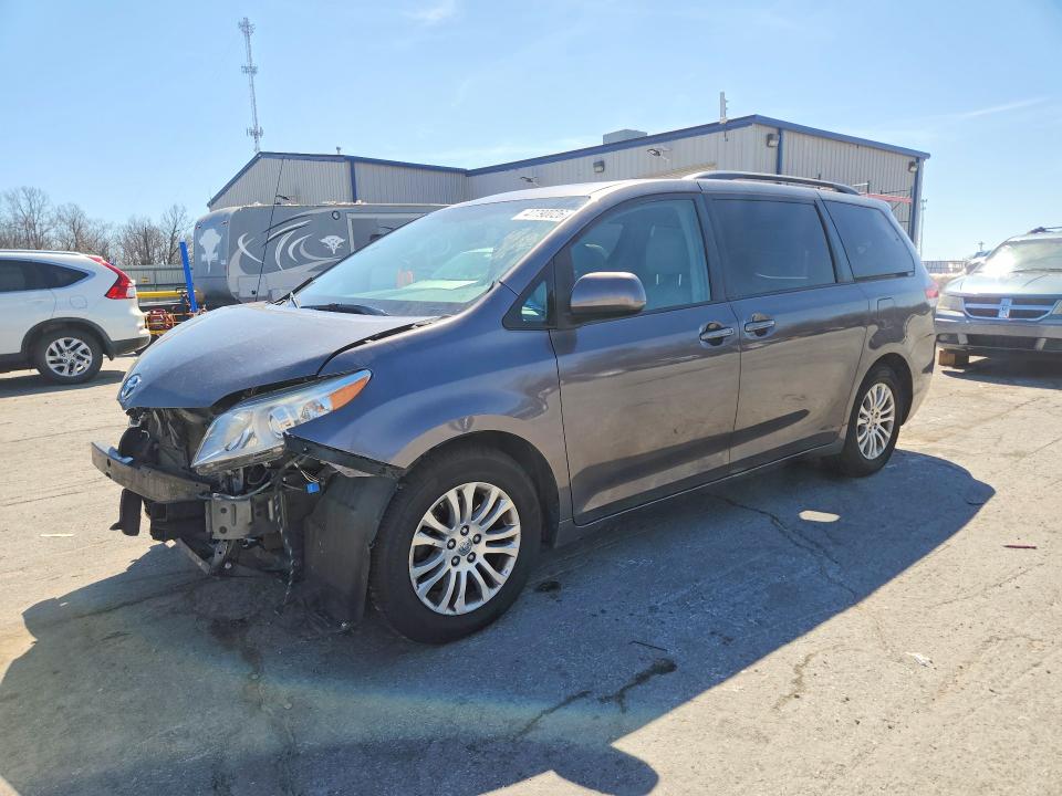 Продажа на аукционе авто 2014 Toyota Sienna, vin: 5TDYK3DC0ES427623, номер лота: 47790026