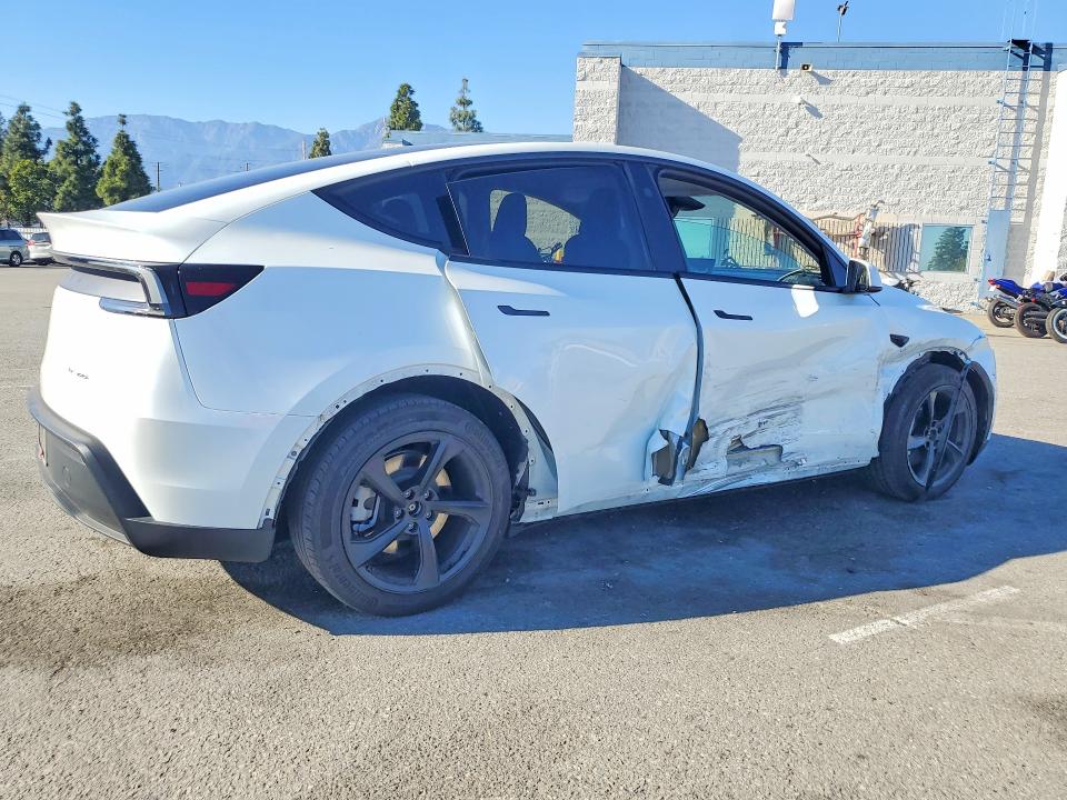 46662866 :رقم المزاد ، 7SAYGDEE4TF374324 vin ، 2026 Tesla Model Y مزاد بيع