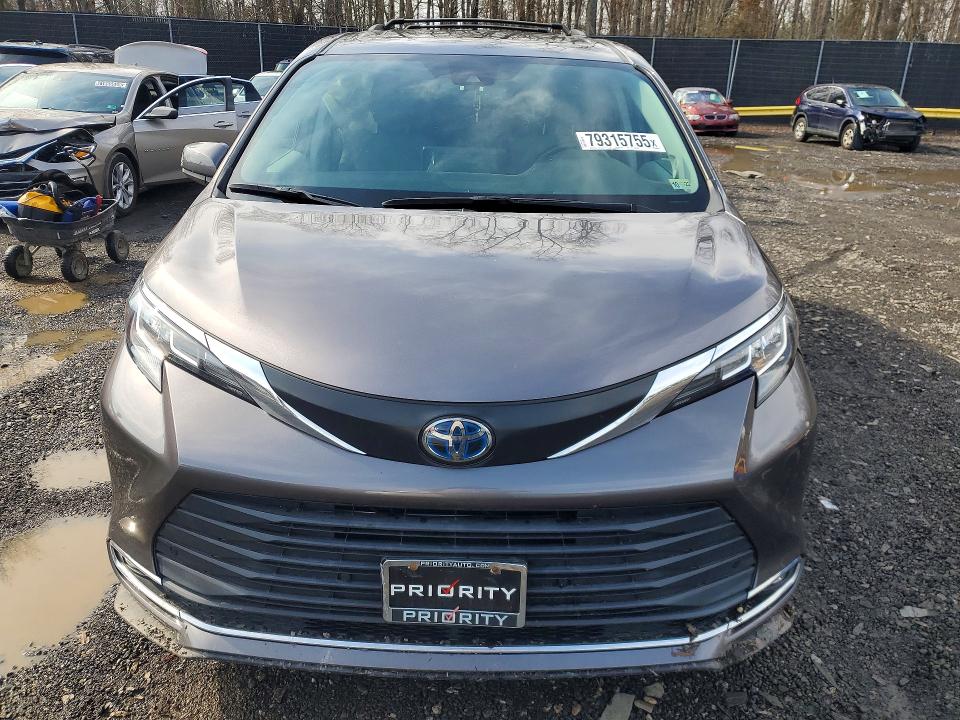 Продажа на аукционе авто 2022 Toyota Sienna, vin: 5TDJSKFC0NS042815, номер лота: 79315755