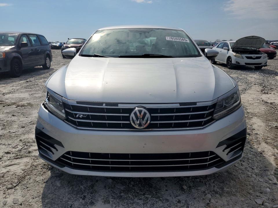 78593585 :رقم المزاد ، 1VWDT7A3XHC063818 vin ، 2017 Volkswagen Passat مزاد بيع