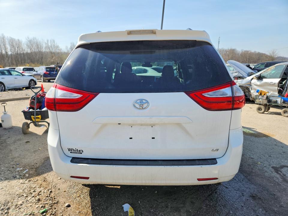 Продажа на аукционе авто 2018 Toyota Sienna, vin: 5TDKZ3DC4JS913380, номер лота: 47425966