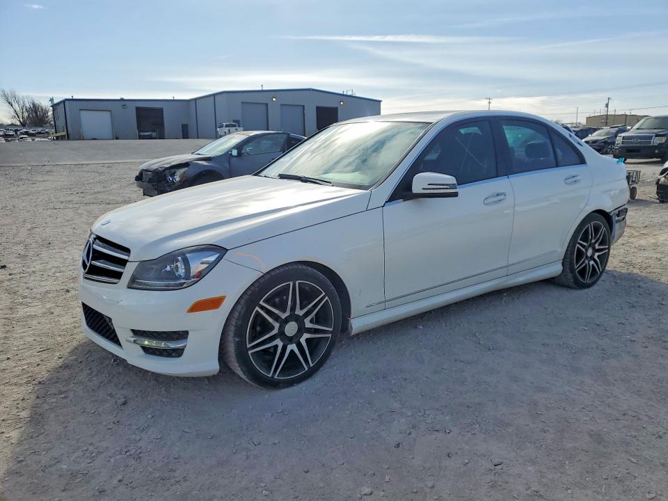 78662045 :رقم المزاد ، WDDGF4HB4EA902393 vin ، 2014 Mercedes-benz C مزاد بيع
