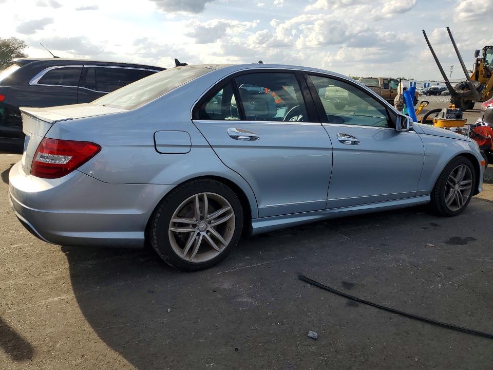 Продажа на аукционе авто 2014 Mercedes-benz C, vin: WDDGF4HB3ER310856, номер лота: 45981946