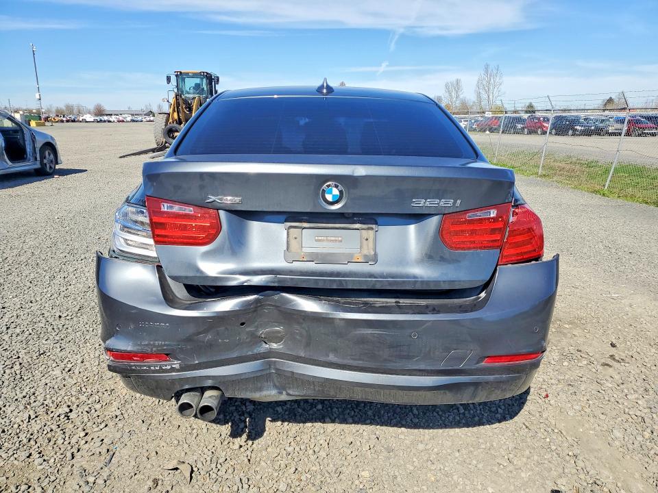 46353856 :رقم المزاد ، WBA3B5G58FNS14538 vin ، 2015 Bmw 328 مزاد بيع