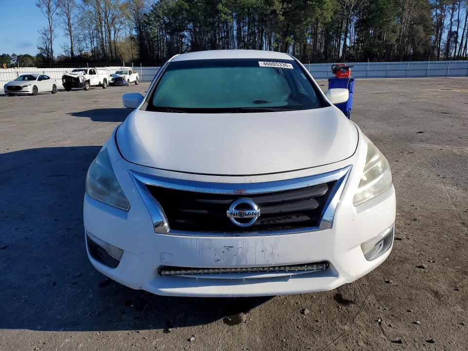 2015 Nissan Altima მანქანა იყიდება აუქციონზე, vin: 1N4AL3AP2FC253018, აუქციონის ნომერი: 46005336