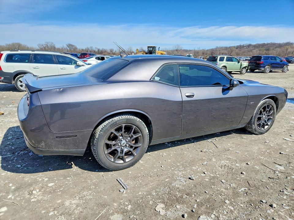 2018 Dodge Challenger მანქანა იყიდება აუქციონზე, vin: 2C3CDZGG9JH220215, აუქციონის ნომერი: 45795186