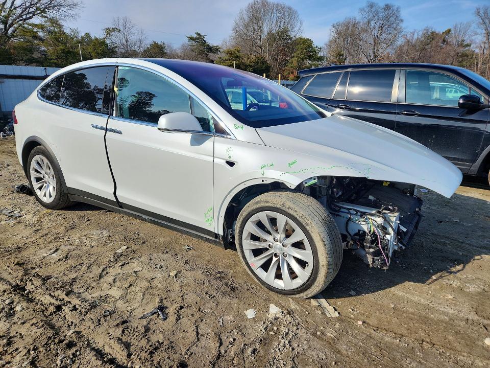 Продаж на аукціоні авто 2016 Tesla Model X, vin: 5YJXCBE23GF022002, номер лоту: 79352955