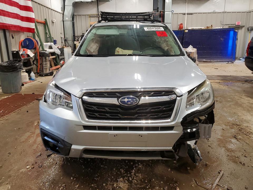 46043686 :رقم المزاد ، JF2SJAAC7JG429523 vin ، 2018 Subaru Forester مزاد بيع
