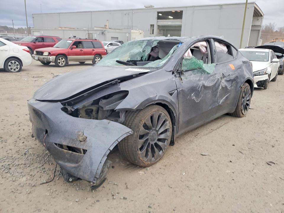 45729936 :رقم المزاد ، 7SAYGDEF5PF660973 vin ، 2023 Tesla Model Y مزاد بيع