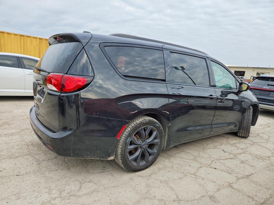 47815696 :رقم المزاد ، 2C4RC1BG3LR239874 vin ، 2020 Chrysler Pacifica مزاد بيع