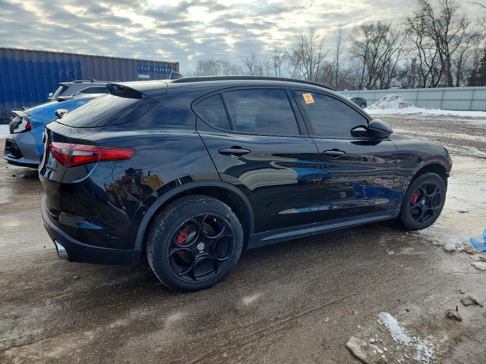 2018 Alfa Romeo Stelvio მანქანა იყიდება აუქციონზე, vin: ZASFAKPN2J7B85172, აუქციონის ნომერი: 91001485
