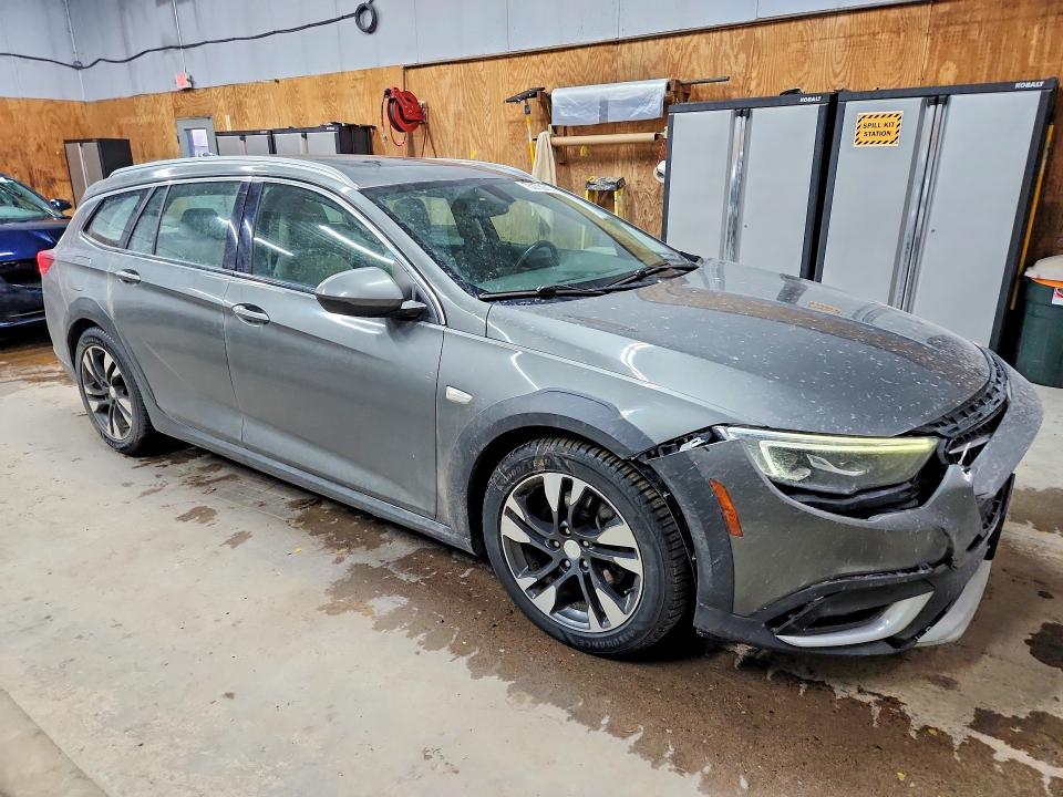 75073945 :رقم المزاد ، W04GV8SX1J1165067 vin ، 2018 Buick Regal Tourx مزاد بيع