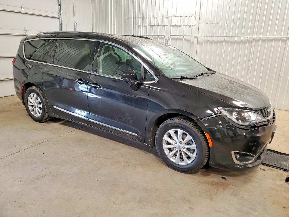 Продажа на аукционе авто 2019 Chrysler Pacifica, vin: 2C4RC1BG6KR550326, номер лота: 41933756