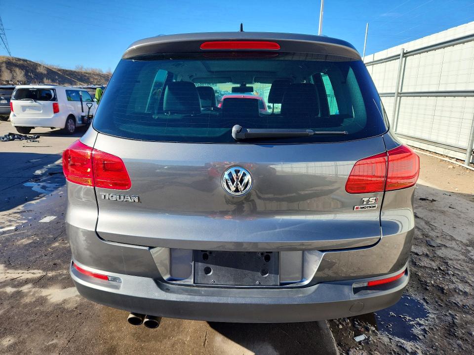 2016 Volkswagen Tiguan მანქანა იყიდება აუქციონზე, vin: WVGBV7AX1GW510875, აუქციონის ნომერი: 45870826