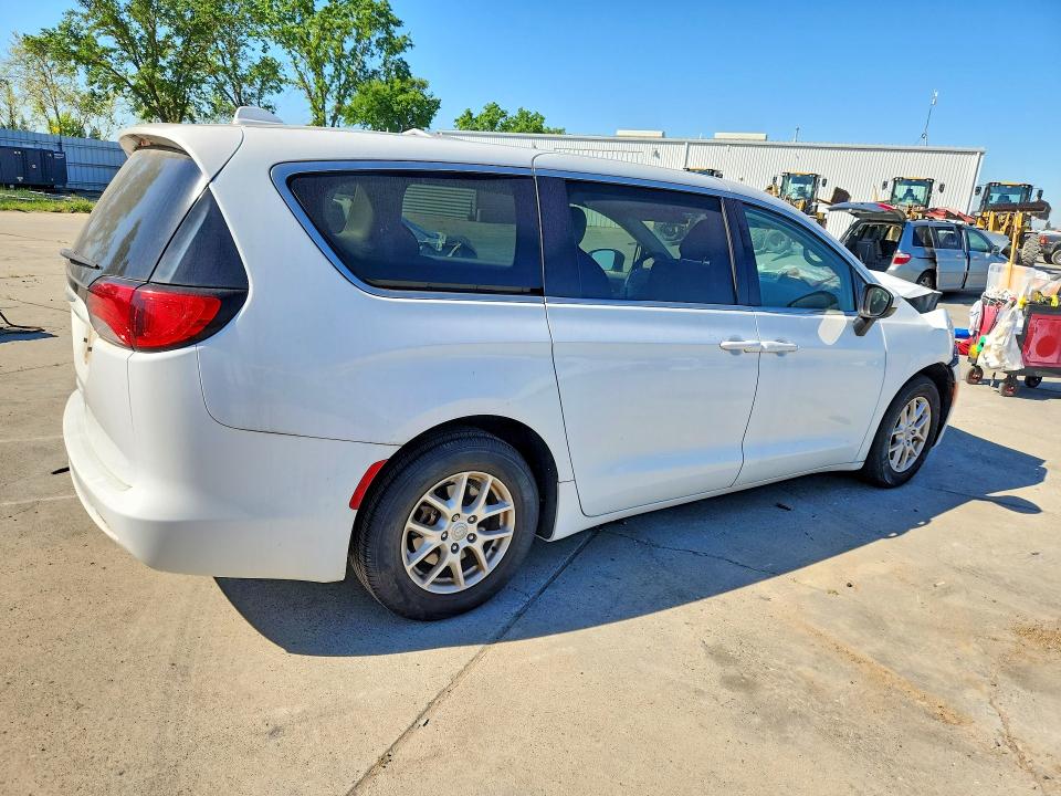 46505856 :رقم المزاد ، 2C4RC1CG2HR553621 vin ، 2017 Chrysler Pacifica مزاد بيع