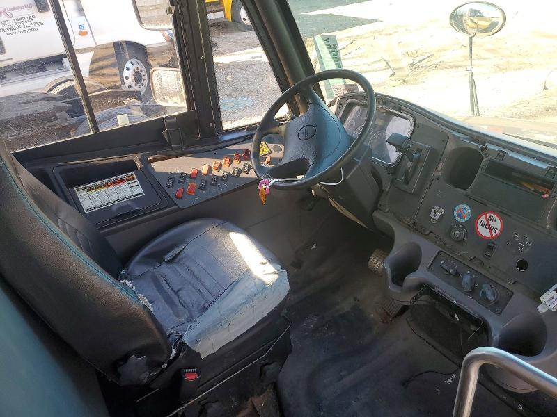 Продаж на аукціоні авто 2010 Freigliner Chassis, vin: 4UZABRDU5ACAP3296, номер лоту: 47037826
