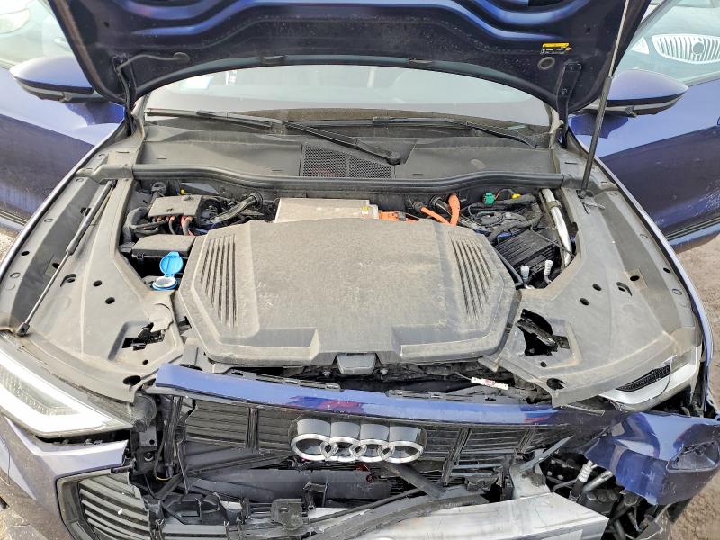 46537936 :رقم المزاد ، WA1AAAGE9NB009732 vin ، 2022 Audi E-tron مزاد بيع