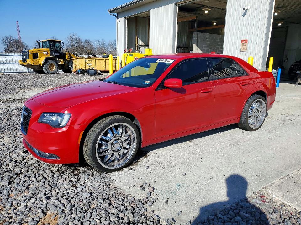 Продажа на аукционе авто 2015 Chrysler 300, vin: 2C3CCAGG2FH927880, номер лота: 42049616