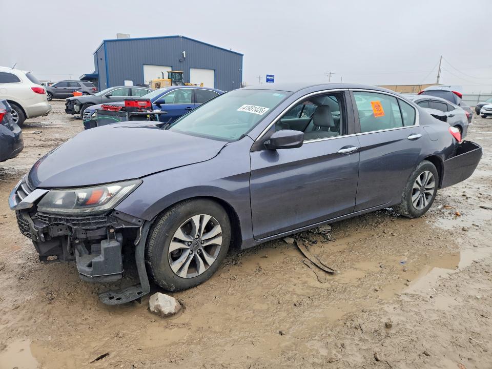 41931426 :رقم المزاد ، 1HGCR2F32FA231924 vin ، 2015 Honda Accord مزاد بيع