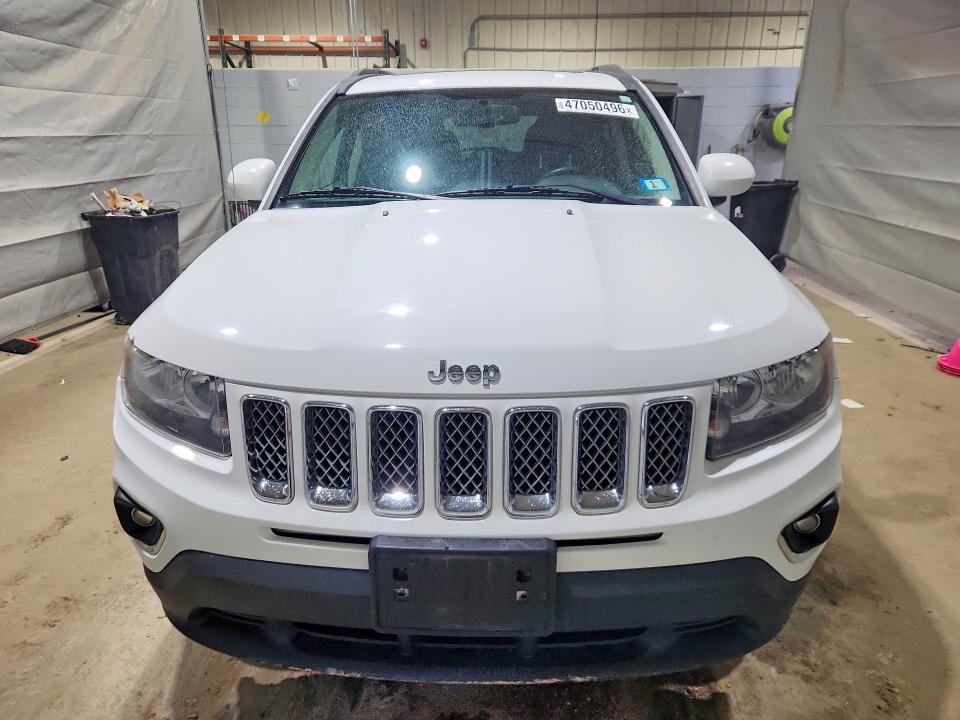 47050496 :رقم المزاد ، 1C4NJDEB5GD723981 vin ، 2016 Jeep Compass مزاد بيع