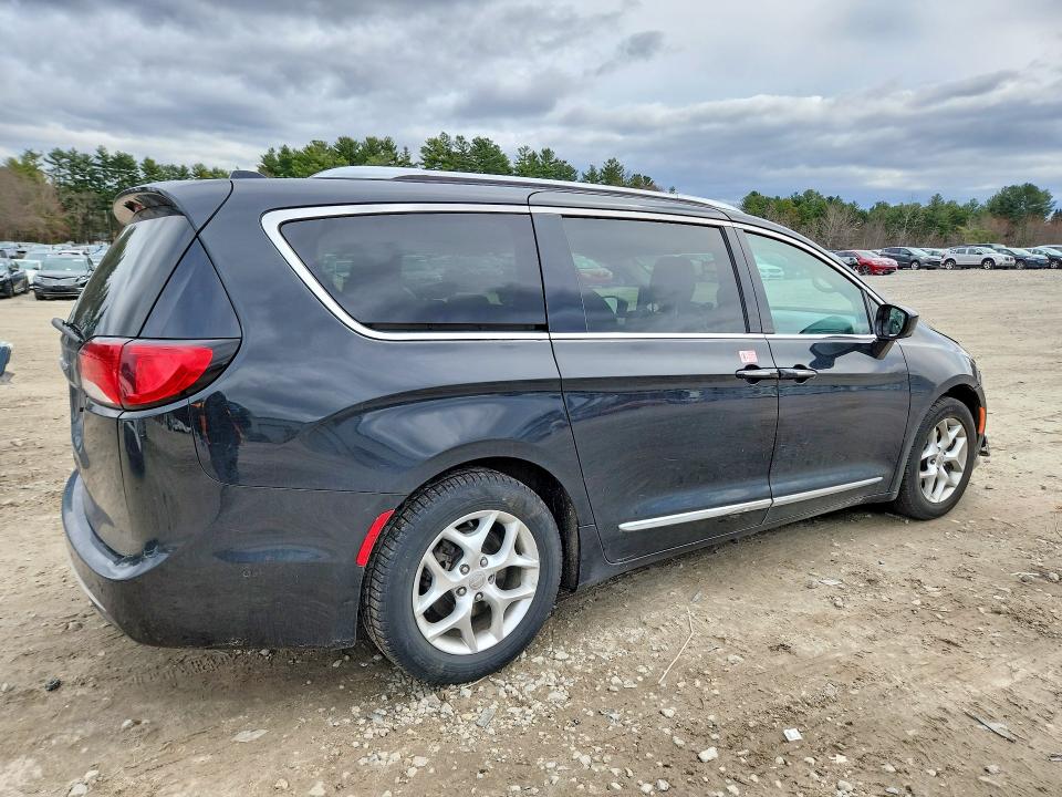 47927916 :رقم المزاد ، 2C4RC1BG6JR131441 vin ، 2018 Chrysler Pacifica مزاد بيع