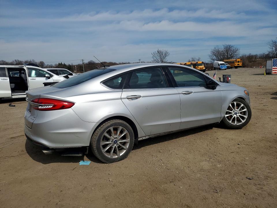 46771376 :رقم المزاد ، 3FA6P0LU3HR285363 vin ، 2017 Ford Fusion مزاد بيع