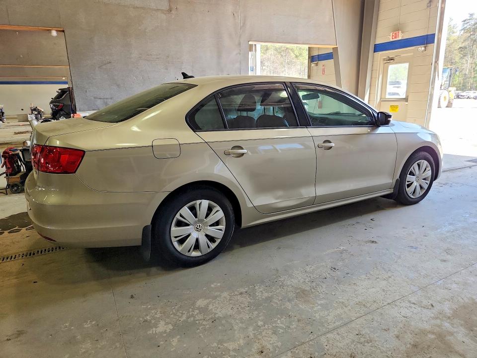 47757806 :رقم المزاد ، 3VWD17AJ0EM295472 vin ، 2014 Volkswagen Jetta مزاد بيع