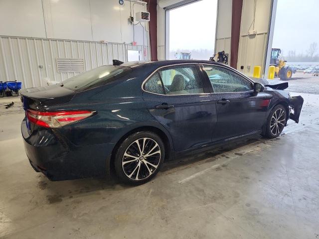 79668515 :رقم المزاد ، 4T1B11HK6KU702624 vin ، 2019 Toyota Camry مزاد بيع