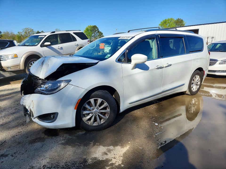 46497136 :رقم المزاد ، 2C4RC1BG9JR120210 vin ، 2018 Chrysler Pacifica مزاد بيع