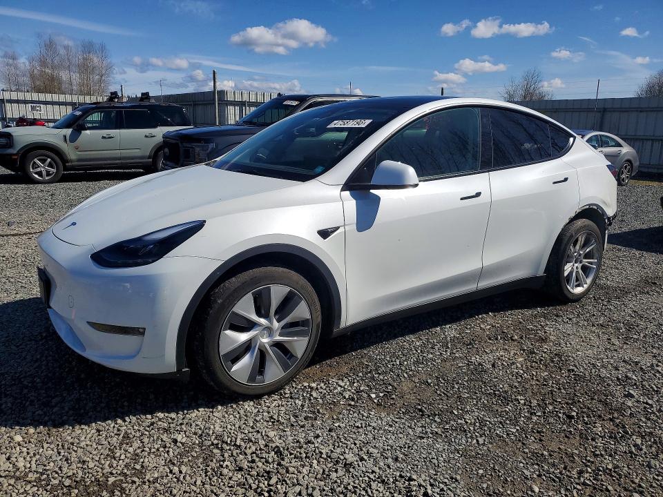 Auction sale of the 2023 Tesla Model Y, vin: 7SAYGDEEXPF628866, lot number: 47587196