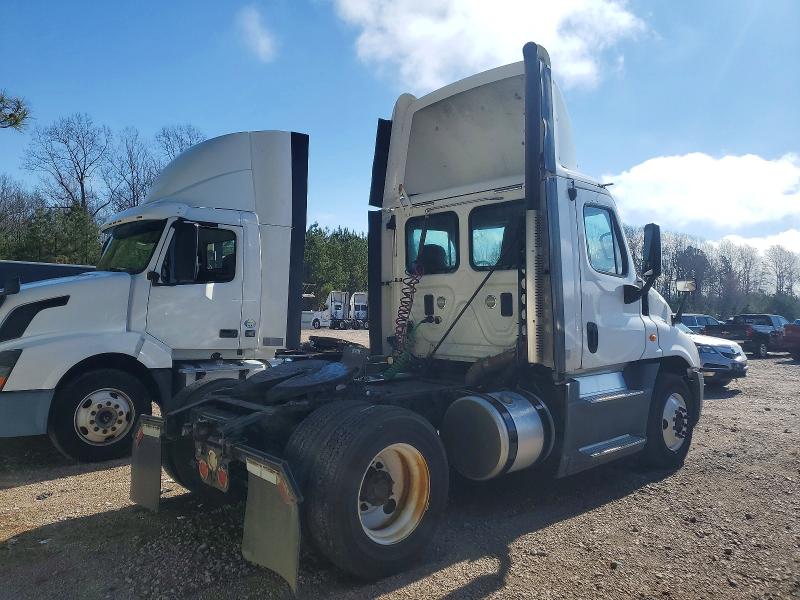 2016 Freightliner Cascadia 1 მანქანა იყიდება აუქციონზე, vin: 1FUBGEDV3GLHC5647, აუქციონის ნომერი: 77515935