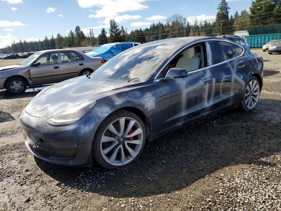 47445516 :رقم المزاد ، 5YJ3E1EB8JF074414 vin ، 2018 Tesla Model 3 مزاد بيع