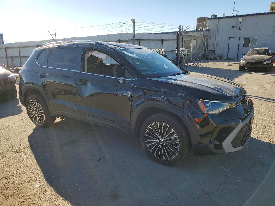 41843096 :رقم المزاد ، 3VVSC7B29SM015833 vin ، 2025 Volkswagen Taos مزاد بيع