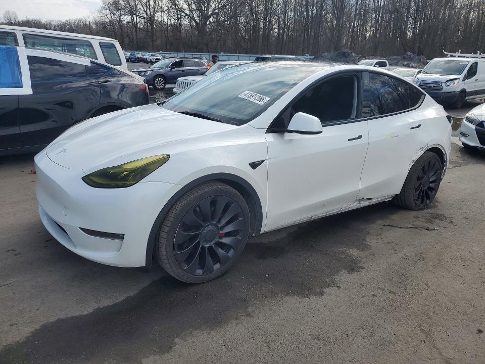 Auction sale of the 2023 Tesla Model Y, vin: 7SAYGDEF7PF759570, lot number: 41591356