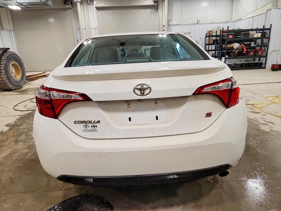 46343376 :رقم المزاد ، 2T1BURHE2FC351668 vin ، 2015 Toyota Corolla مزاد بيع