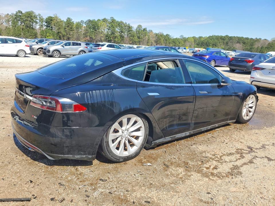 2013 Tesla Model S მანქანა იყიდება აუქციონზე, vin: 5YJSA1DP4DFP06673, აუქციონის ნომერი: 46010926