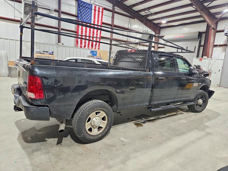 46740256 :رقم المزاد ، 3C6UR5HJXHG613145 vin ، 2017 Ram 2500 مزاد بيع