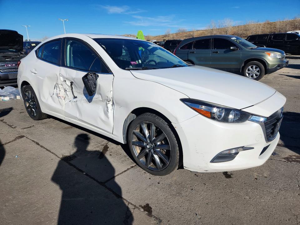 2018 Mazda 3 მანქანა იყიდება აუქციონზე, vin: 3MZBN1V39JM189861, აუქციონის ნომერი: 46676286