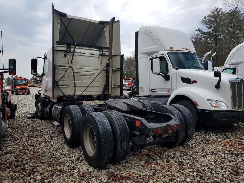 2015 Volvo Vn მანქანა იყიდება აუქციონზე, vin: 4V4NC9DG2FN921371, აუქციონის ნომერი: 46308516