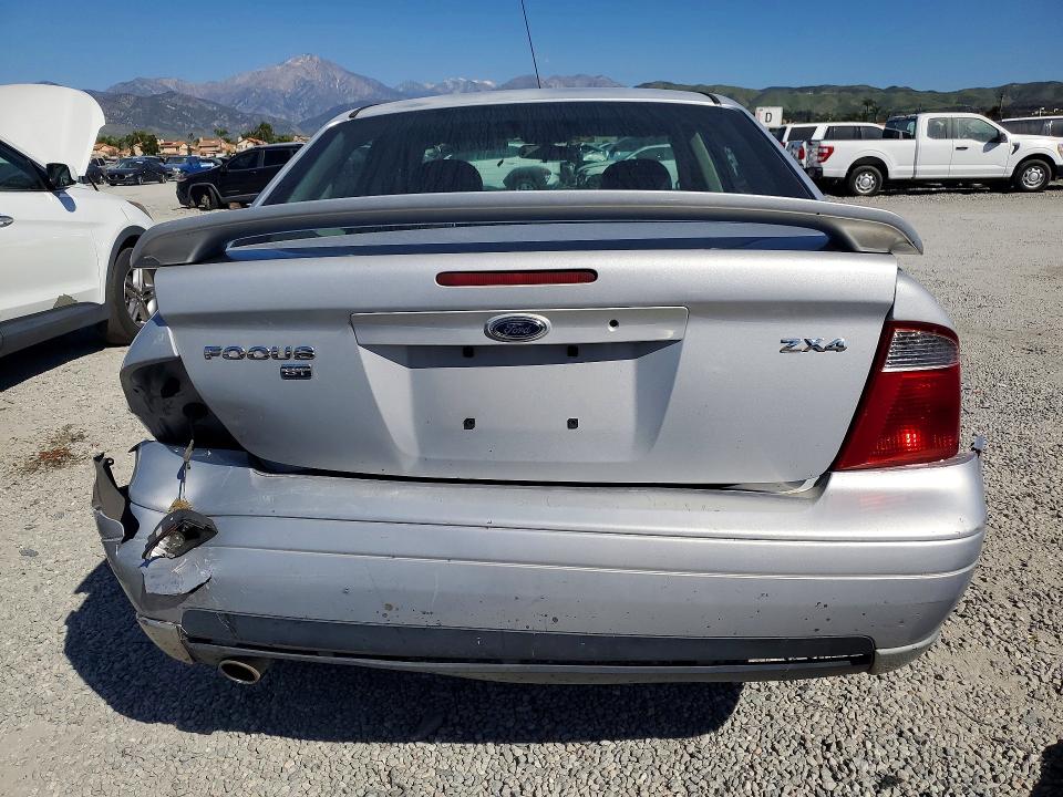 45875796 :رقم المزاد ، 1FAHP38Z05W234765 vin ، 2005 Ford Focus مزاد بيع