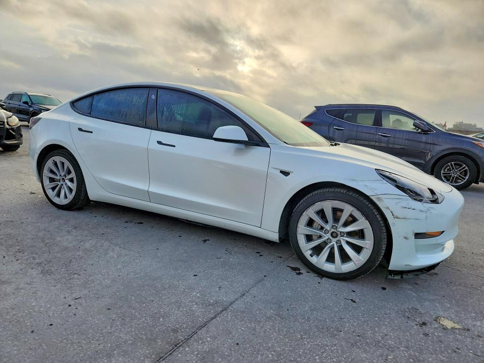 Продажа на аукционе авто 2022 Tesla Model 3, vin: 5YJ3E1EB3NF301157, номер лота: 45835696