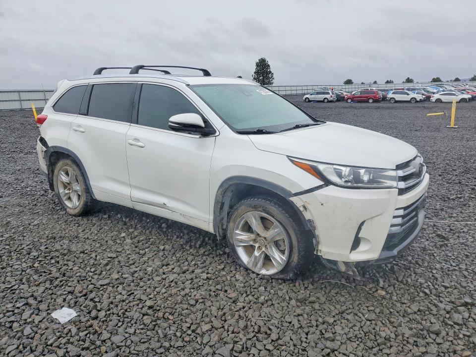2018 Toyota Highlander მანქანა იყიდება აუქციონზე, vin: 5TDDZRFH1JS488253, აუქციონის ნომერი: 41735746