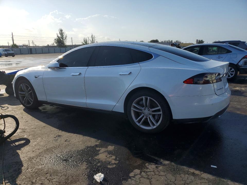 46173726 :رقم المزاد ، 5YJSA1H17EFP53316 vin ، 2014 Tesla Model S مزاد بيع