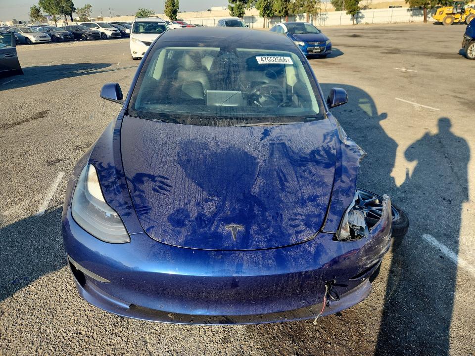 47652566 :رقم المزاد ، 5YJ3E1EB4NF145212 vin ، 2022 Tesla Model 3 مزاد بيع