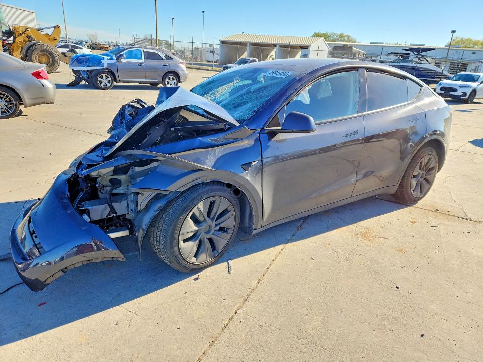 45640006 :رقم المزاد ، 7SAYGDED6SF251047 vin ، 2025 Tesla Model Y مزاد بيع