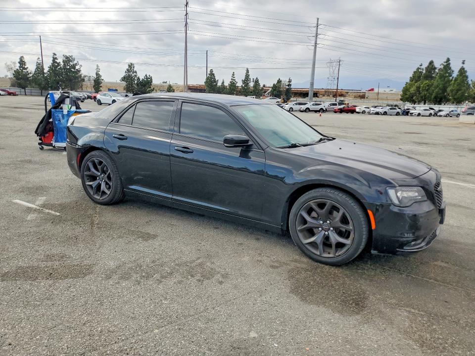 2021 Chrysler 300 მანქანა იყიდება აუქციონზე, vin: 2C3CCABGXMH545620, აუქციონის ნომერი: 45570676