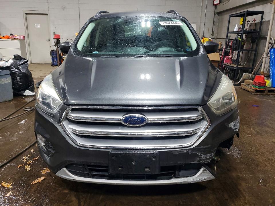 79523345 :رقم المزاد ، 1FMCU9GD4HUE61829 vin ، 2017 Ford Escape مزاد بيع