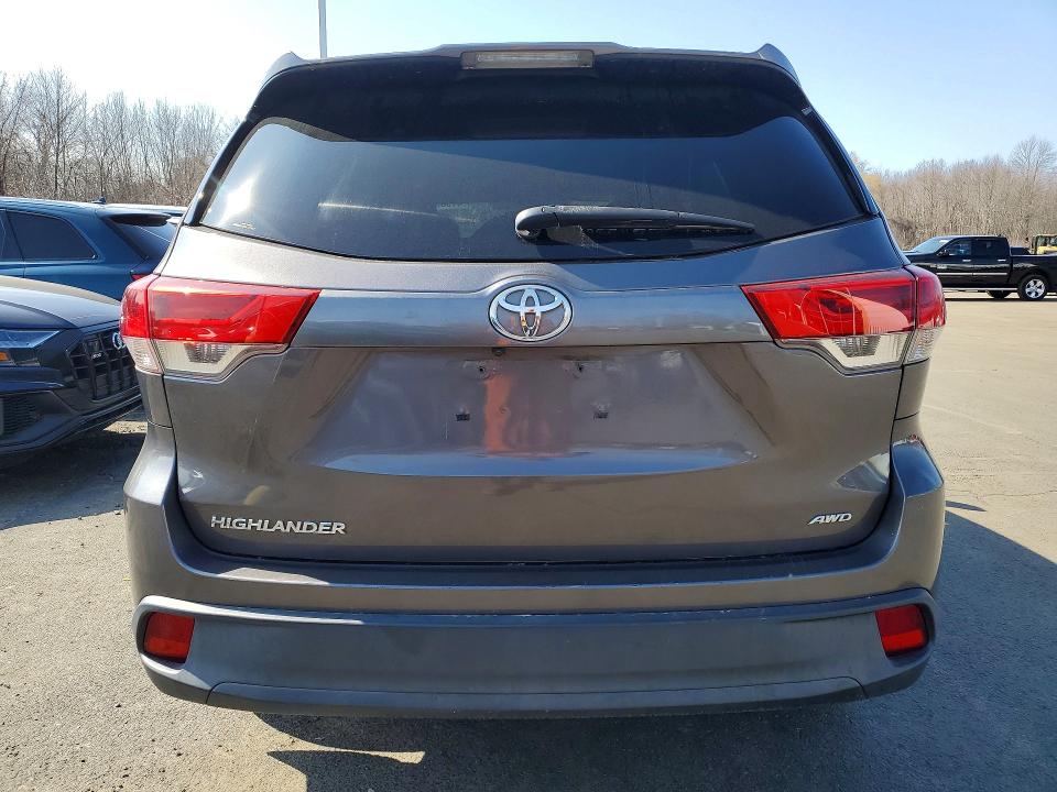 41935106 :رقم المزاد ، 5TDBZRFH3HS427097 vin ، 2017 Toyota Highlander مزاد بيع